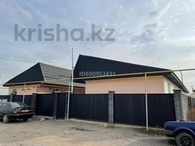 1 комната · 18 м² · 1 этаж, 6 - ая 42 — Находится рядом с магазином "Марат" за 60 000 ₸ в Коянкусе