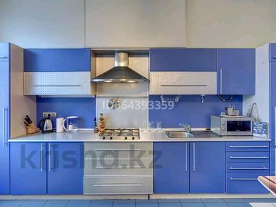 3-комнатная квартира · 110 м² · 8/9 этаж, улица женис — 6 мкр за 35 000 ₸ в Уральске