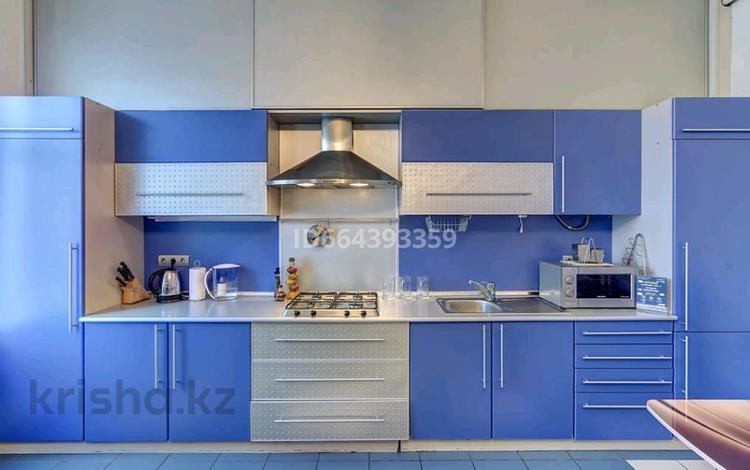 3-комнатная квартира · 110 м² · 8/9 этаж, улица женис — 6 мкр за 35 000 ₸ в Уральске — фото 7