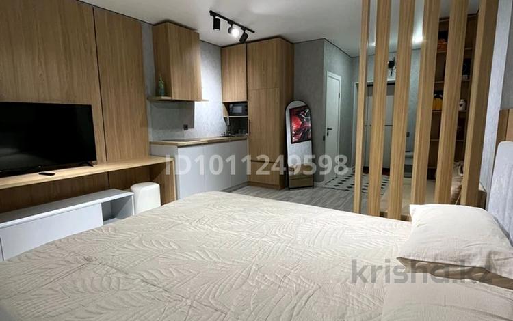 1-комнатная квартира · 60 м² · 2/5 этаж, мкр Омега, Есенжанова Люкс ЖК 3/3 — Омега за 15 000 〒 в Уральске — фото 2