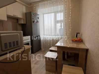 3-бөлмелі пәтер · 56 м² · 5/5 қабат, Ескалиева 106 — Остановка Филармония, 3 поликлиника, бағасы: 14.7 млн ₸ в Уральске