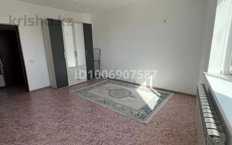 1-комнатная квартира · 40 м² · 9/9 этаж, мкр. Зачаганск пгт, Бірлік 33 за 13.5 млн ₸ в Уральске — фото 2