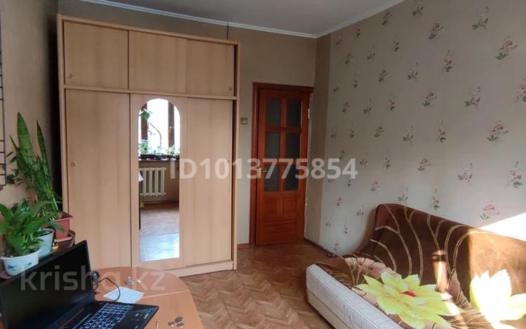 3-бөлмелі пәтер · 71 м² · 2/5 қабат, Кабанбай батыра, бағасы: 56 млн ₸ в Алматы, Алмалинский р-н — фото 2