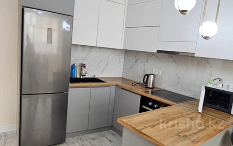 2-комнатная квартира · 75 м² · 7/15 этаж, 17-й мкр, ​17-й микрорайон 6 — Около СК Халык арена, столовая Шафран, 800 м от моря. за 20 000 ₸ в Актау — фото 3