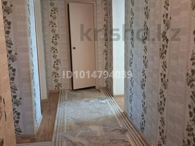 2-бөлмелі пәтер · 65 м² · 3/3 қабат, Б. Момышұлы 42/3 7 — 120 кв, блок 2, бағасы: 17 млн ₸ в Зайсане