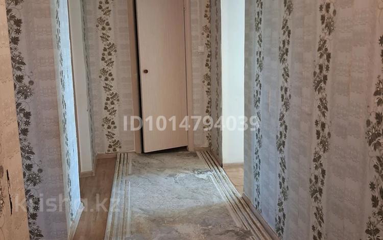 2-бөлмелі пәтер · 65 м² · 3/3 қабат, Б. Момышұлы 42/3 7 — 120 кв, блок 2, бағасы: 17 млн ₸ в Зайсане — фото 2