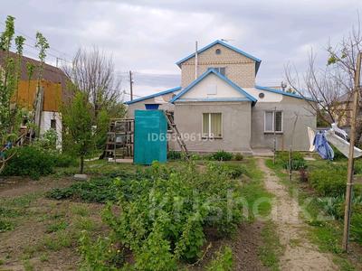 Отдельный дом · 8 комнат · 180 м² · 11 сот., мкр. Зачаганск пгт, Сламихина 7 за 40 млн ₸ в Уральске