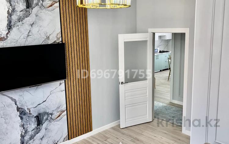 2-бөлмелі пәтер · 80 м² · 2/3 қабат, 16 — Жаңа қала, бағасы: 300 000 ₸ в Туркестане — фото 2