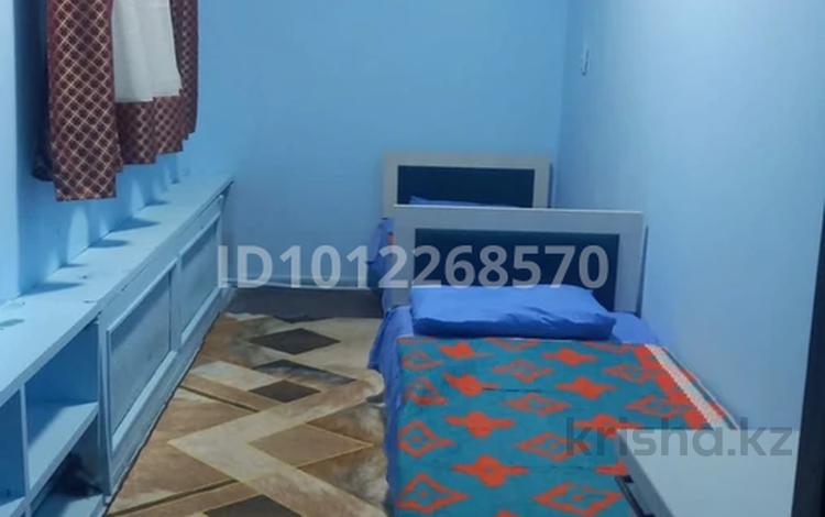 1-комнатная квартира · 30 м² · 1/1 этаж, Кармысова 94а — Дворец Республики за 10 000 ₸ в Алматы, Медеуский р-н — фото 2