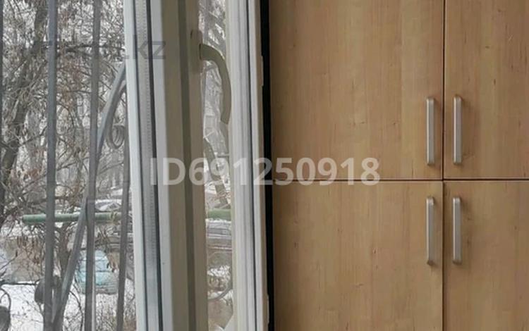 2-комнатная квартира, 54 м², 3/5 этаж, Жамбыла 163а за 42 млн 〒 в Алматы, Алмалинский р-н — фото 2