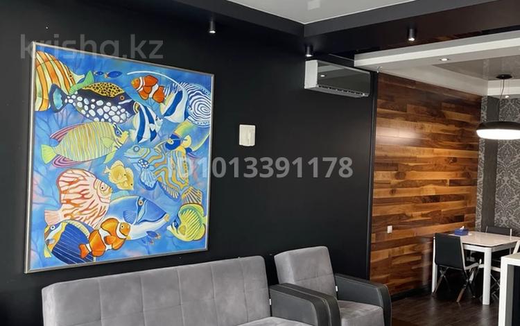 4-комнатная квартира · 100 м² · 4/8 этаж, Омарова 37 за 700 000 ₸ в Алматы, Медеуский р-н — фото 3