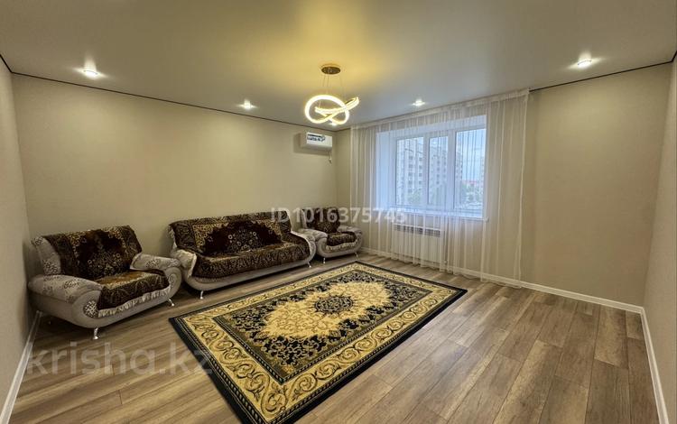 2-бөлмелі пәтер · 65 м² · 3/7 қабат, Алтын орда ш/а., бағасы: 350 000 ₸ в Актобе, мкр. Алтын орда — фото 2