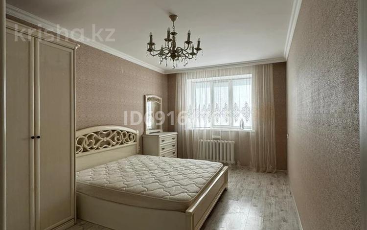 2-комнатная квартира, 62 м² помесячно, Касым Кайсенов за 250 000 〒 в Астане, Есильский р-н — фото 2