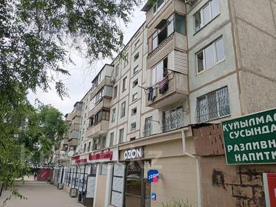 1-комнатная квартира, 33 м², 4/5 этаж, мкр Сайран за 20 млн 〒 в Алматы, Ауэзовский р-н
