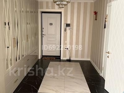 5-бөлмелі пәтер, 180 м², 2/5 қабат ай сайын, мкр. Алтын орда 21М, бағасы: 500 000 〒 в Актобе, мкр. Алтын орда