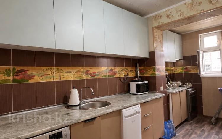 3-комнатная квартира · 70 м² · 3/5 этаж, 27-й мкр 44 за 19.5 млн ₸ в Актау — фото 2