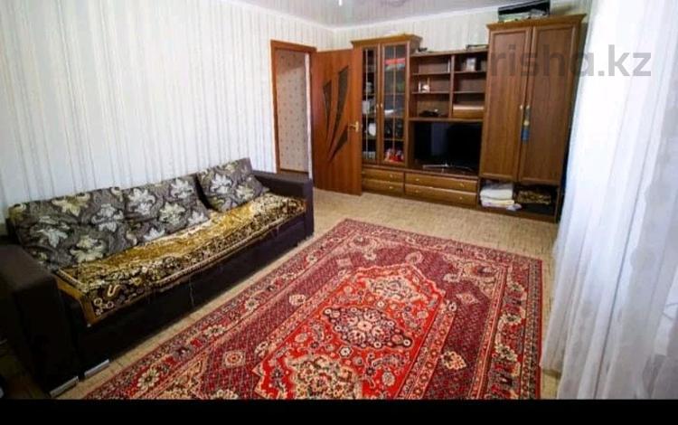 2-комнатная квартира, 47 м², 5/5 этаж, Самал за 12.2 млн 〒 в Талдыкоргане, мкр Самал — фото 2