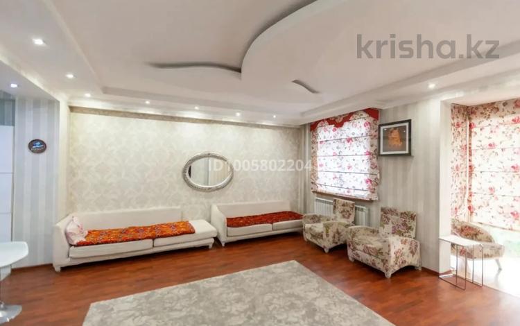 3-комнатная квартира · 120 м² · 7/10 этаж, мкр Коктем-1, Тимирязева за 500 000 ₸ в Алматы, Бостандыкский р-н — фото 10