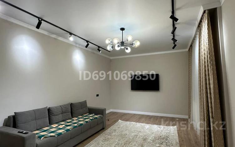 2-комнатная квартира, 67 м², 3/10 этаж помесячно, Кенесары хана