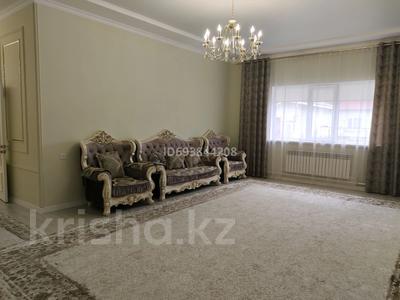 Жеке үй • 6 бөлмелер • 360 м² • 8 сот., мкр Зарослый, 30 17, бағасы: 42 млн 〒 в Атырау, мкр Зарослый