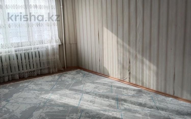 3-комнатная квартира · 65 м² · 6/9 этаж, мкр 11 — 11мкр,рядом Саздинс.полиц.участок за 150 000 ₸ в Актобе — фото 2