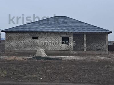 Жер үй мен саяжайлар в Атырауской обл.: Үйдің бір бөлігі · 5 бөлме · 285 м² · 10 сот., Алмалы Теңдік 47, бағасы: 12 млн 〒 Үйдің бір бөлігі · 5 бөлме · 285 м² · 10 сот., Алмалы Теңдік 47, бағасы: 12 млн 〒 в Атырау