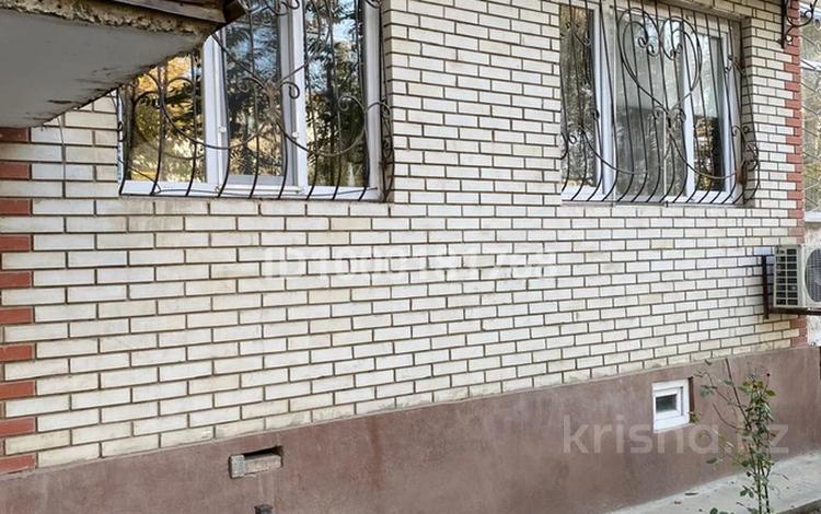 3-бөлмелі пәтер · 100 м² · 1/5 қабат, 18-й микрорайон, Адырбекова 165, бағасы: 28 млн ₸ в Шымкенте, Аль-Фарабийский р-н — фото 2