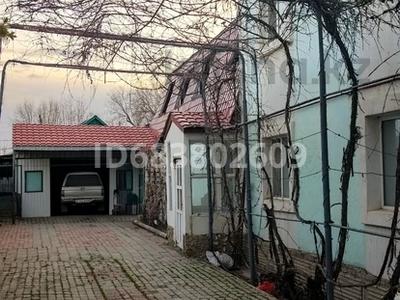 Отдельный дом · 10 комнат · 300 м² · 3 сот., Жаманкулова — Клиника Денсаулык за 27 млн 〒 в Актобе, мкр Москва