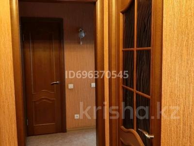 2-бөлмелі пәтер, 58 м², 5/9 қабат, Камзина 27, бағасы: 13.5 млн 〒 в Аксу