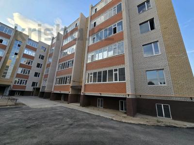 2-комнатная квартира · 71.3 м² · 1/5 этаж, Асау барака — Напротив стадиона за 17 млн ₸ в Актобе, мкр. Курмыш