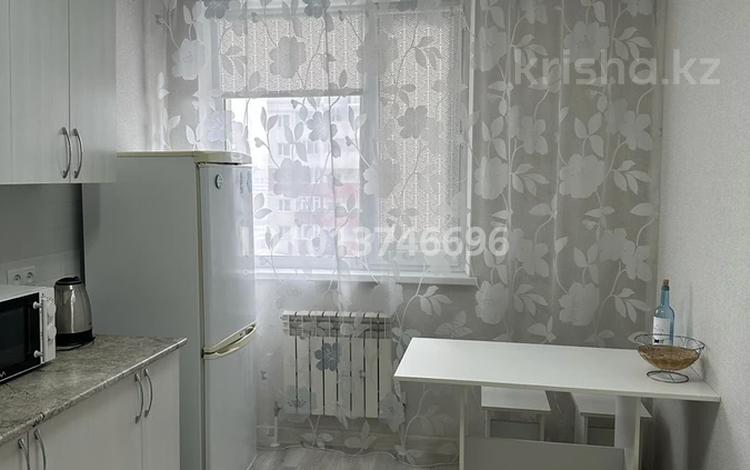 1-комнатная квартира · 42 м² · 12/14 этаж, Ракымжана Кошкарбаева 45б за 220 000 ₸ в Астане, Алматы р-н — фото 2