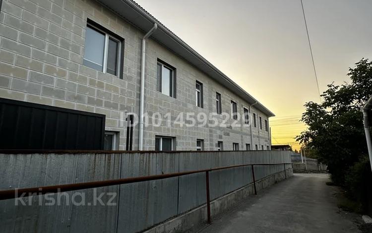 1-комнатная квартира · 28 м² · 2/2 этаж, мкр Таусамалы, Найманбай батыра 4а за 170 000 ₸ в Алматы, Наурызбайский р-н — фото 3