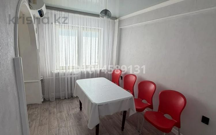 3-бөлмелі пәтер · 75 м² · 5/5 қабат, Махамбета 118 б — Рахат ( сзади Напихал пассаж ), бағасы: 220 000 ₸ в Атырау — фото 2