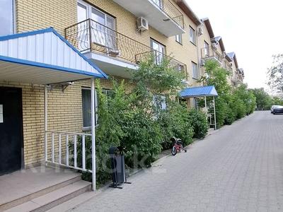 2-бөлмелі пәтер · 50 м² · 3/3 қабат, мкр Атырау, Абулхайырхан 17а — Салтанат сарайы, бағасы: 220 000 ₸