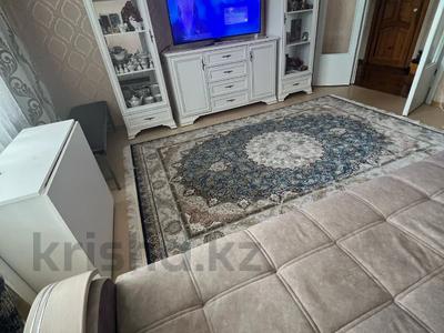 Продажа квартир в Карагандинской обл.: 4-комнатная квартира · 77.8 м² · 1/9 этаж, пр. Республики за 24.5 млн 〒 4-комнатная квартира · 77.8 м² · 1/9 этаж, пр. Республики за 24.5 млн 〒 в Караганде