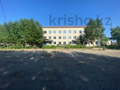 Продажа коммерческой недвижимости в Акмолинской обл.: Свободное назначение, магазины и бутики, бани, гостиницы и зоны отдыха, медцентры и аптеки, образование, развлечения · 2600 м² за 403 млн 〒 Свободное назначение, магазины и бутики, бани, гостиницы и зоны отдыха, медцентры и аптеки, образование, развлечения · 2600 м² за 403 млн 〒 в Бурабае