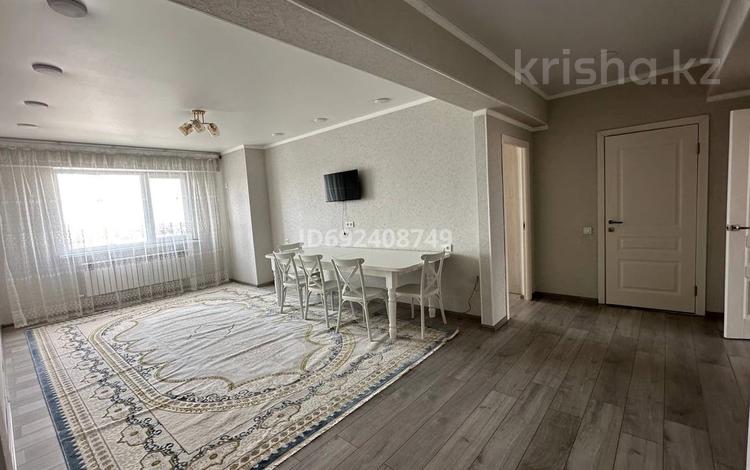 3-комнатная квартира, 90 м², 7/10 этаж помесячно, Жунисова 8/10