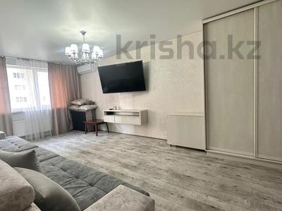 2-комнатная квартира, 65 м², 9/19 этаж помесячно, Брусиловского 159 — Кулумбетова за 320 000 〒 в Алматы, Алмалинский р-н