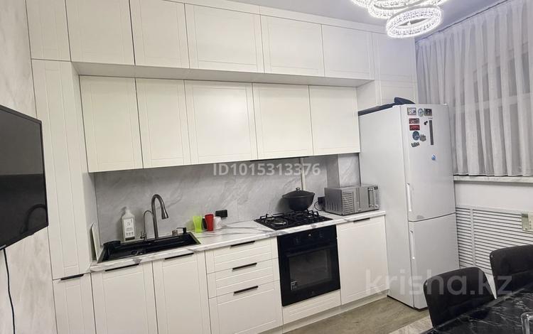 3-комнатная квартира · 70 м² · 2/9 этаж, мкр Аксай-1 23 за 50 млн ₸ в Алматы, Ауэзовский р-н — фото 2