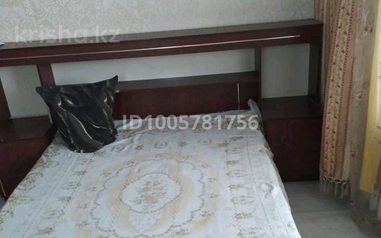 1-бөлмелі пәтер · 48 м² · 3 қабат, Гагарина 34 — Автовокзал, бағасы: 10 000 ₸ в Уральске — фото 2