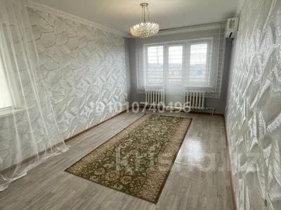 2-комнатная квартира · 42 м² · 2/5 этаж, Аззаттык 68Б за 13 млн 〒 в Атырау, мкр Жилгородок