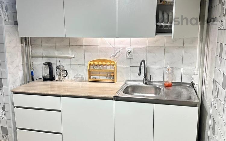 1-бөлмелі пәтер · 39 м² · 1/5 қабат, мкр Мамыр-2, бағасы: 220 000 ₸ в Алматы, Ауэзовский р-н — фото 2