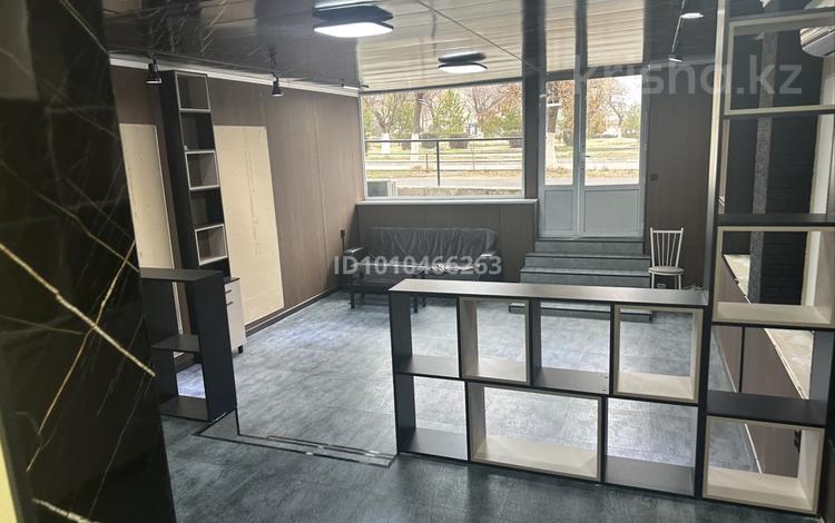 Свободное назначение, офисы, магазины и бутики, склады, общепит, салоны красоты, медцентры и аптеки, образование, кабинеты и рабочие места, студии · 60 м² за 300 000 ₸ в Кентау — фото 2