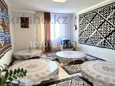 2-комнатная квартира · 100 м² · 1/2 этаж, Некрасова 91 за 30 000 ₸ в Актобе, мкр. Курмыш