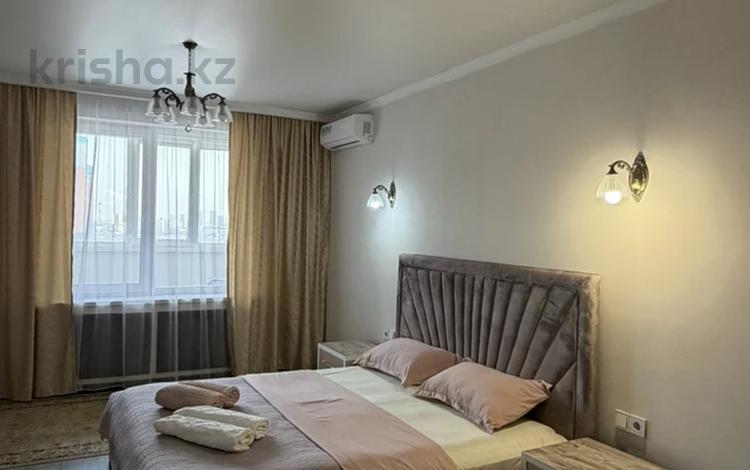 2-бөлмелі пәтер · 80 м² · 8/18 қабат, Брусиловского 163, бағасы: 3 500 ₸ в Алматы, Алмалинский р-н — фото 4