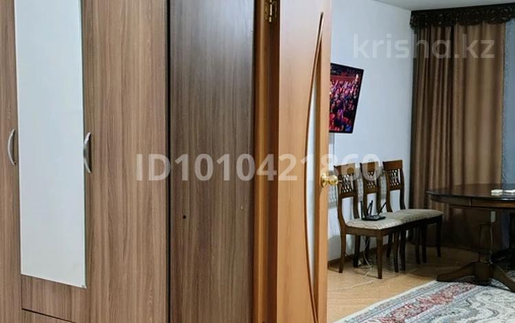 2-комнатная квартира · 65 м² · 4/5 этаж, 10мкр 23 за 150 000 ₸ в Аксае — фото 2