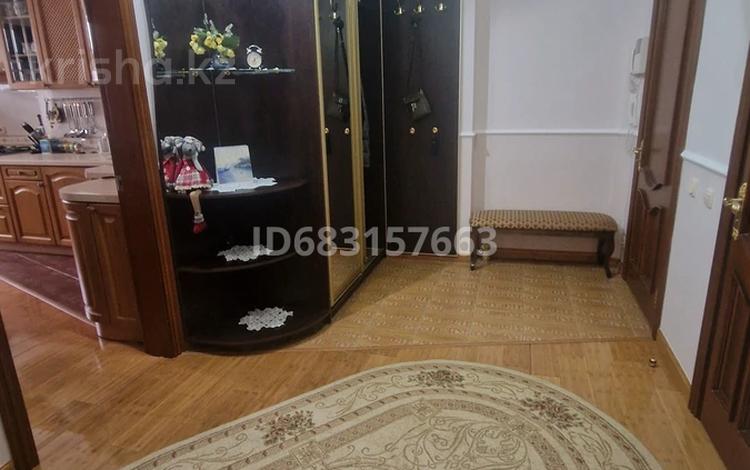 2-бөлмелі пәтер · 102 м² · 3/9 қабат, мкр Ардагер, Сатпаева 33 — Сатпаева, бағасы: 40.8 млн ₸ в Атырау — фото 25