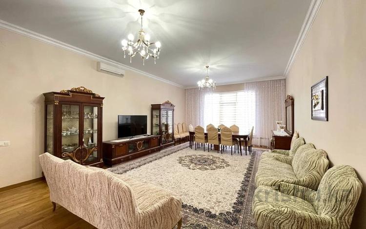 3-комнатная квартира, 155 м², 1/4 этаж, Мирас за 168 млн 〒 в Алматы, Бостандыкский р-н — фото 26