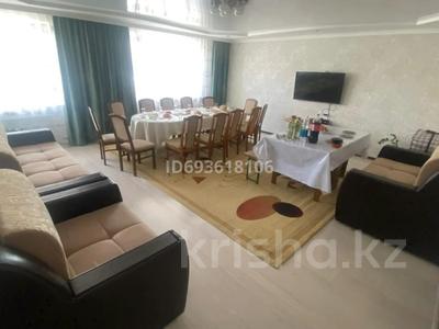 4-комнатная квартира · 102 м² · 2/5 этаж, мкр Михайловка , Аманжолова 59 — Остановка Детский сад за 38 млн 〒 в Караганде, Казыбек би р-н