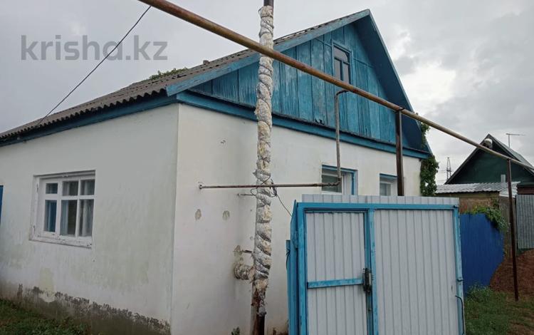 Отдельный дом · 2 комнаты · 56 м² · 10 сот., Шолохова, Айгуль за 11 млн ₸ в Уральске — фото 2